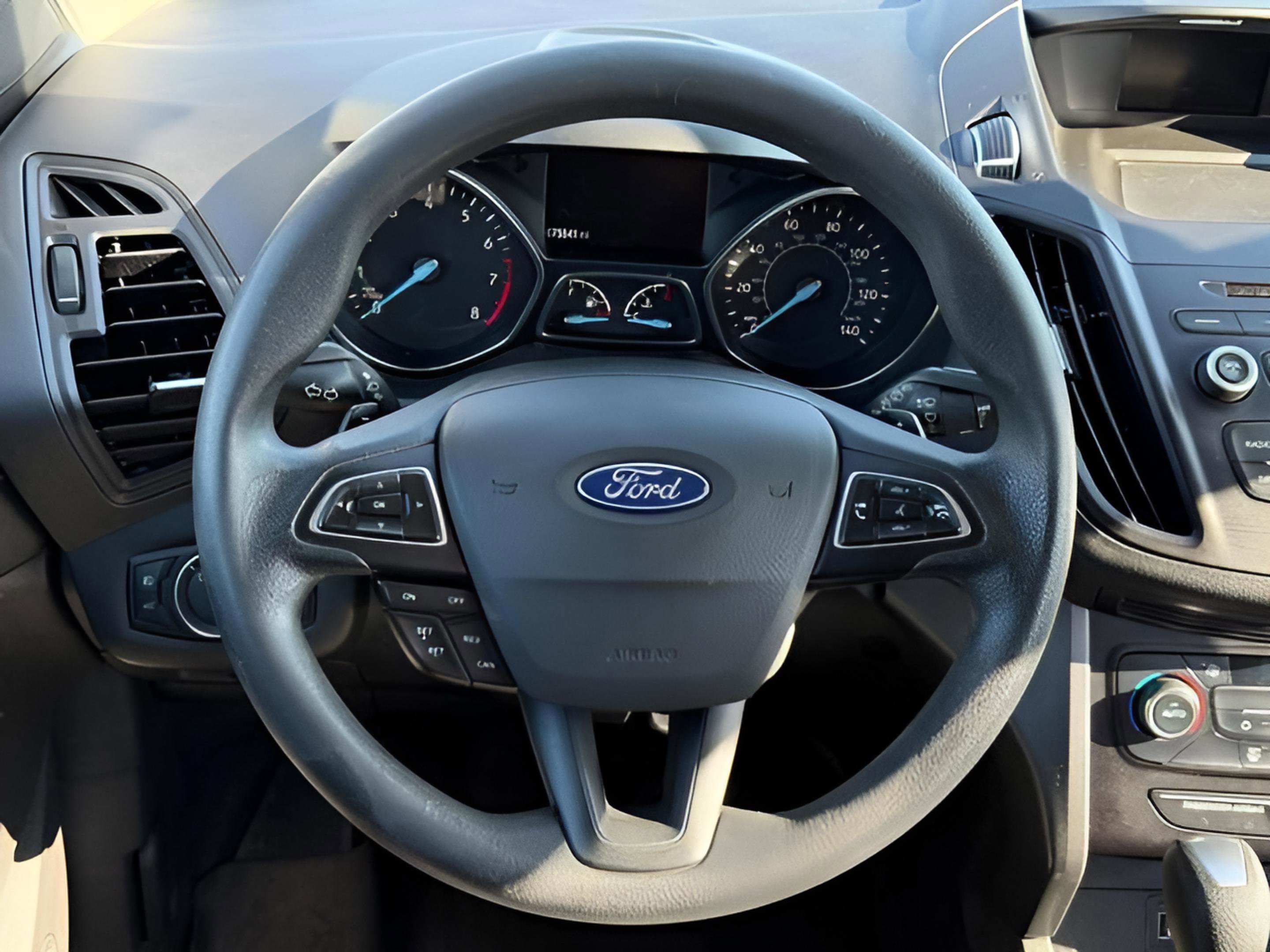 Used 2017 Ford Escape SE AWD/4WD image 12