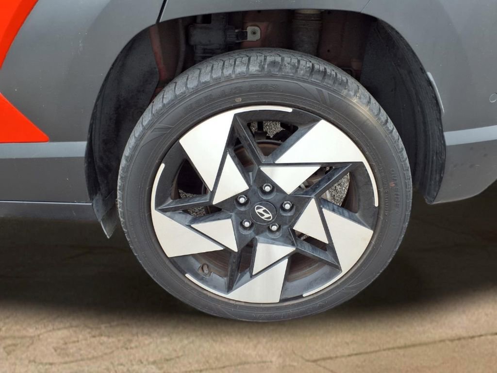 Used 2024 Hyundai Kona Limited AWD/4WD image 25