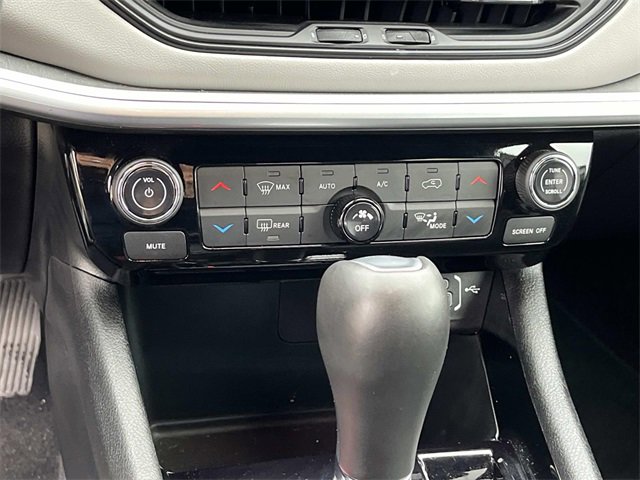 Used 2024 Jeep Compass Limited w/ Mopar Graphics Package image 31