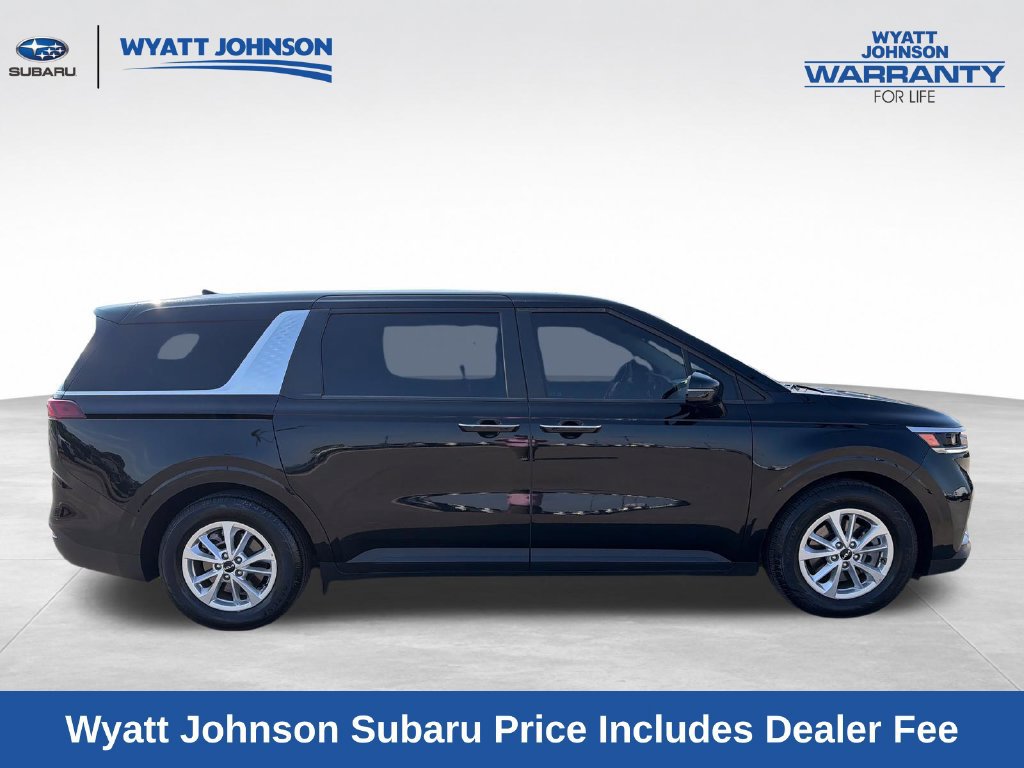 Used 2024 Kia Carnival LX FWD image 11