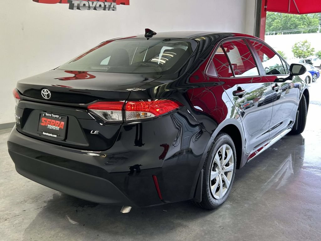 Used 2026 Toyota Corolla LE FWD image 3