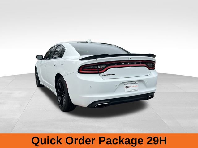 Used 2017 Dodge Charger SXT w/ Premium Group image 3