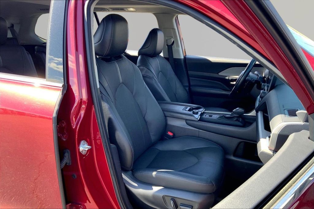 Used 2024 Toyota Grand Highlander Platinum image 21