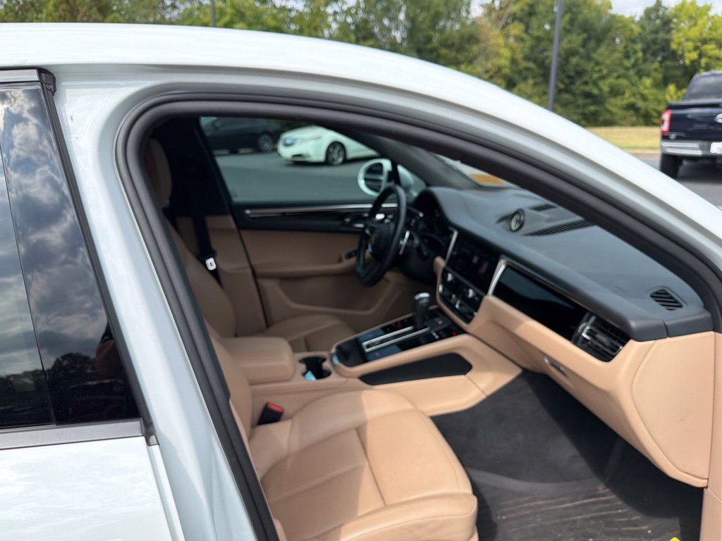 Used 2024 Porsche Macan AWD/4WD image 20