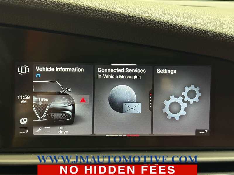 Used 2020 Alfa Romeo Giulia Ti w/ Active Blind Spot Package AWD/4WD image 28