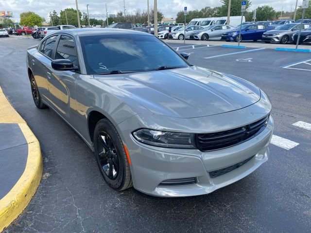 Used 2023 Dodge Charger SXT image 2