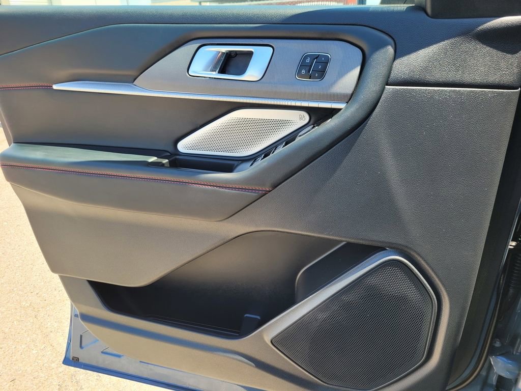 Used 2025 Ford Explorer ST RWD image 40