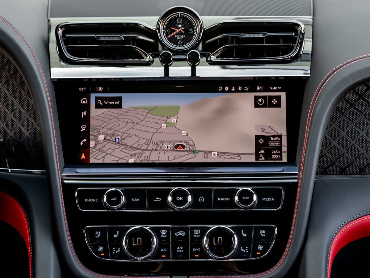 Certified 2025 Bentley Bentayga AWD/4WD image 24