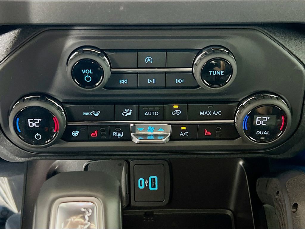 New 2025 Ford Bronco Badlands image 9