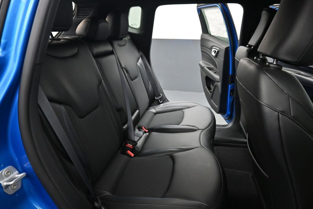 New 2026 Jeep Compass Latitude AWD/4WD image 20
