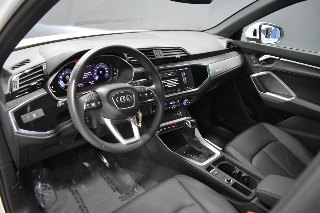 Used 2025 Audi Q3 2.0T Premium AWD/4WD image 4