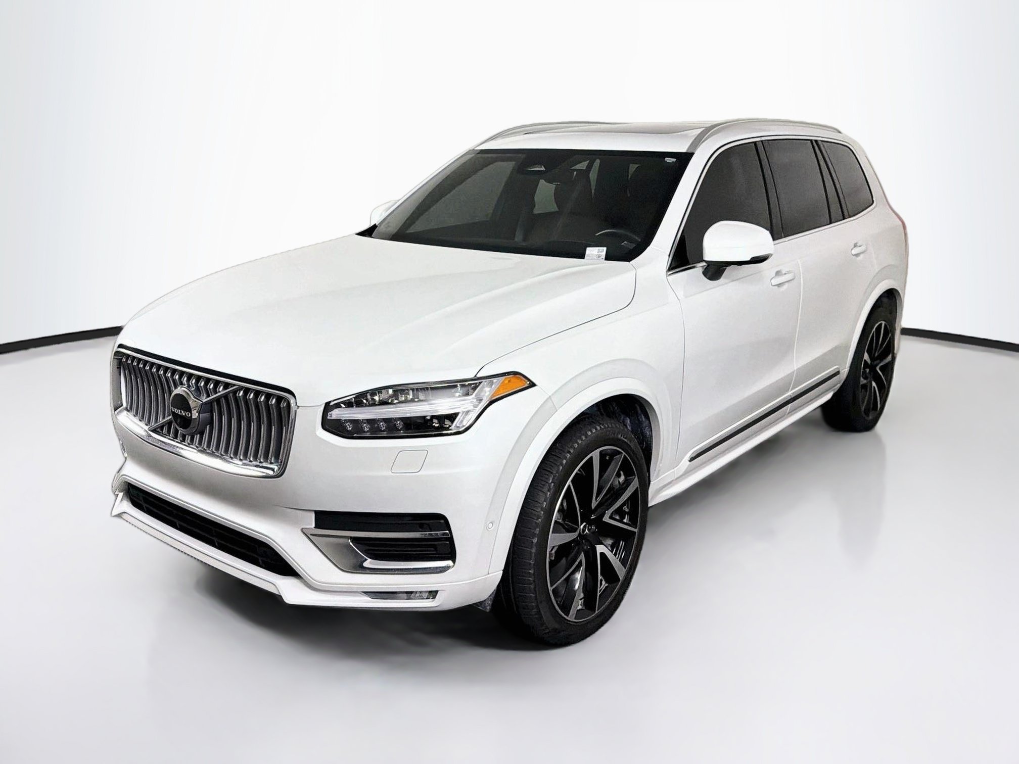 Used 2023 Volvo XC90 B5 Plus w/ Protection Package Premier AWD/4WD image 3