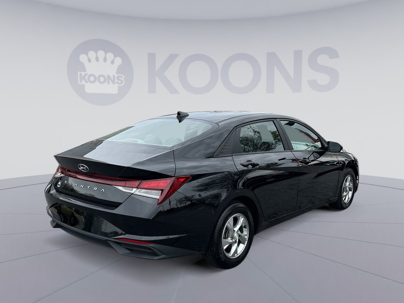 Used 2023 Hyundai Elantra SE image 16
