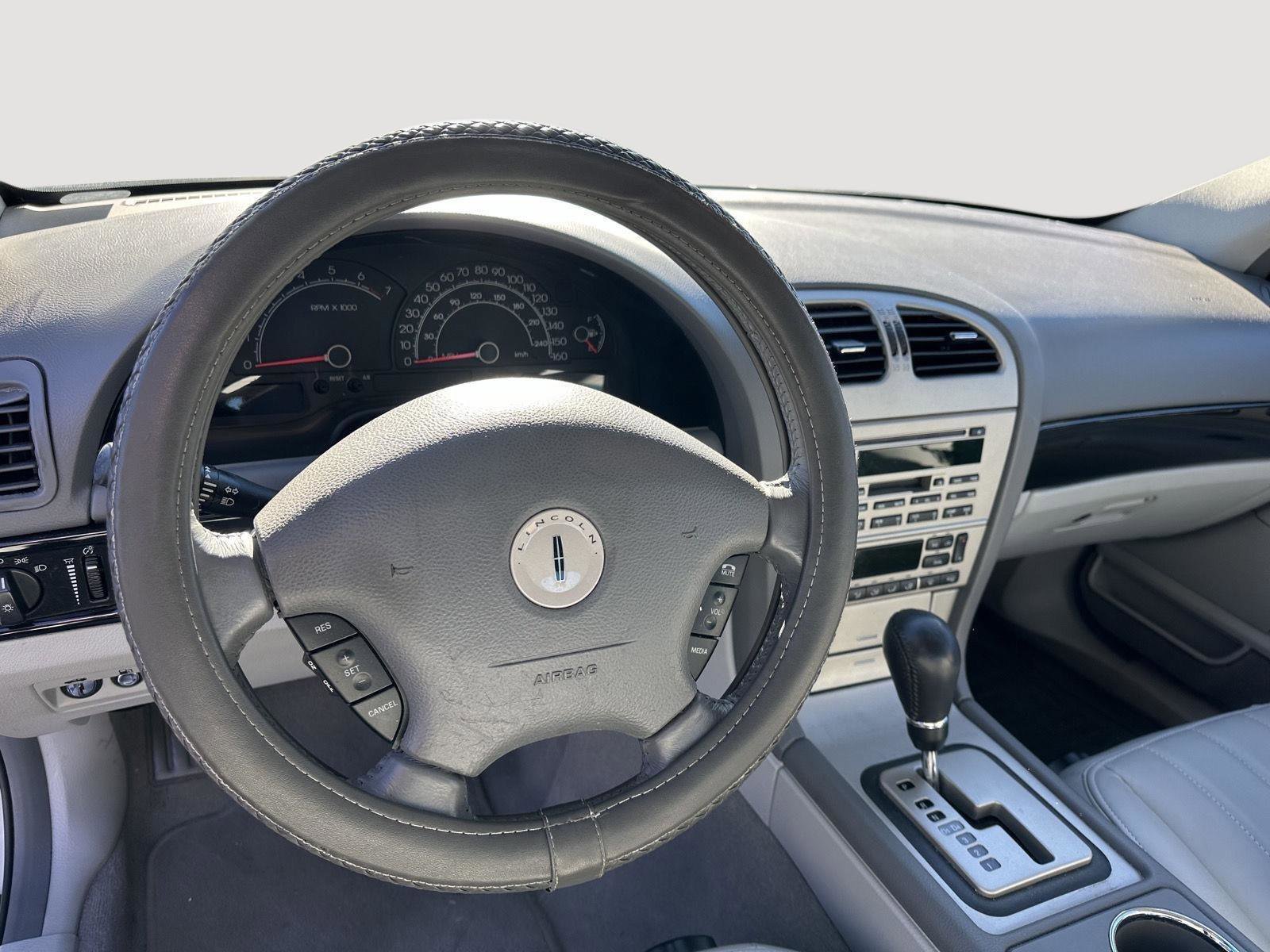 Used 2005 Lincoln LS image 10