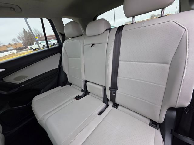 Used 2020 Volkswagen Tiguan SE w/ Panoramic Sunroof Package image 14