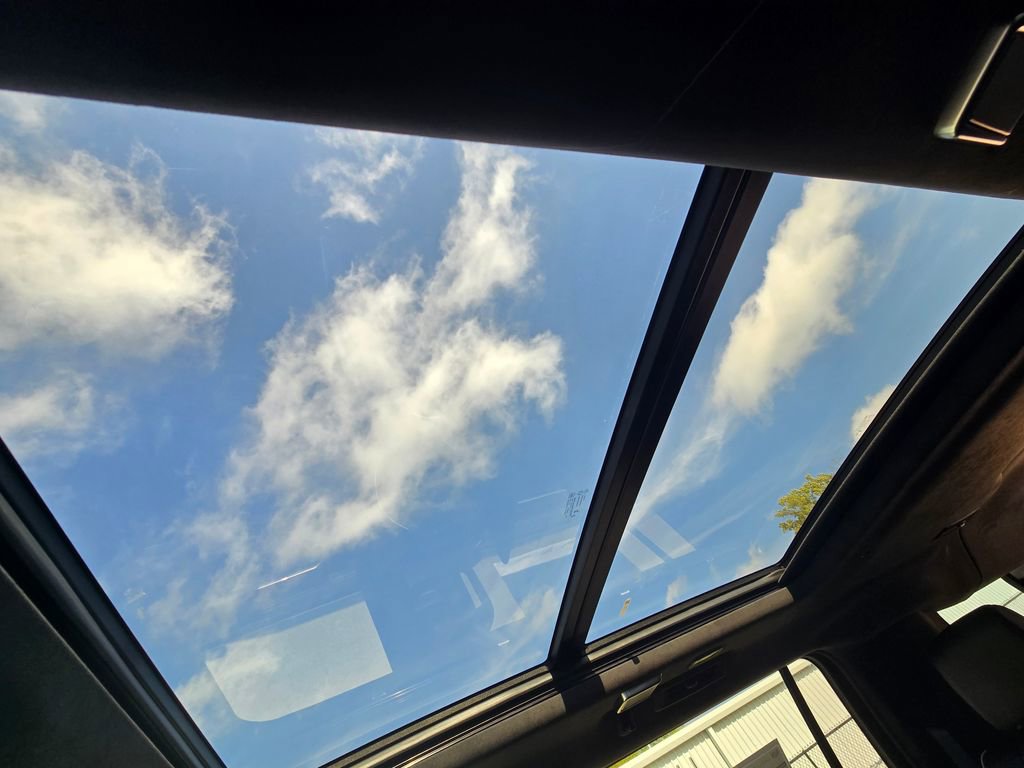 New 2026 Cadillac Escalade ESV Platinum Sport w/ LPO, ONYX Package image 36