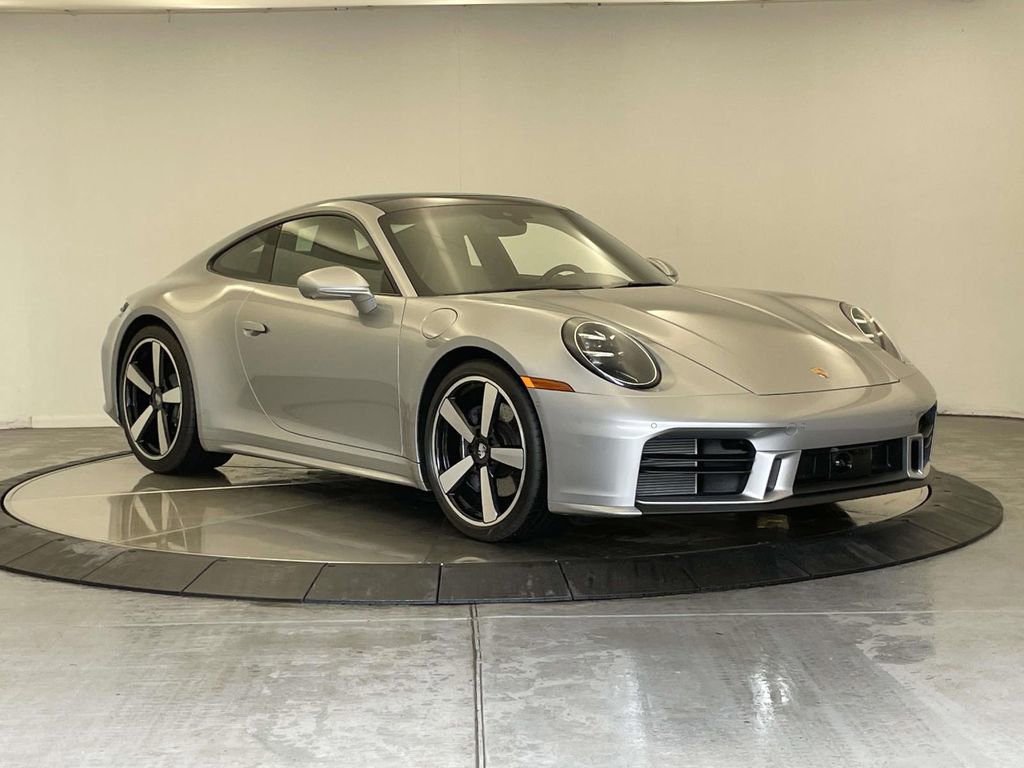 Used 2026 Porsche 911 Carrera RWD image 9