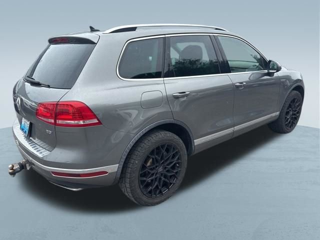 Used 2016 Volkswagen Touareg TDI AWD/4WD image 11