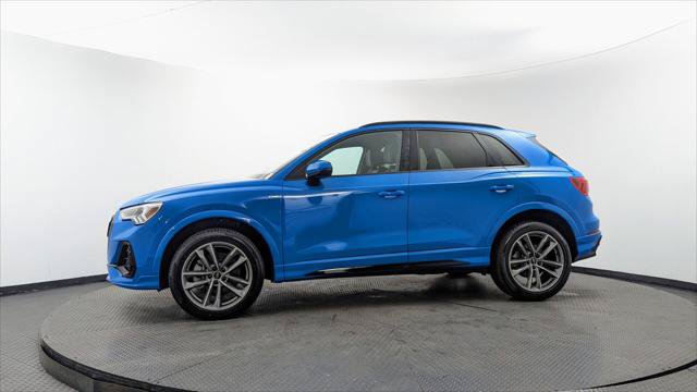 Used 2023 Audi Q3 2.0T Premium w/ Black Optic Sport Package AWD/4WD image 3