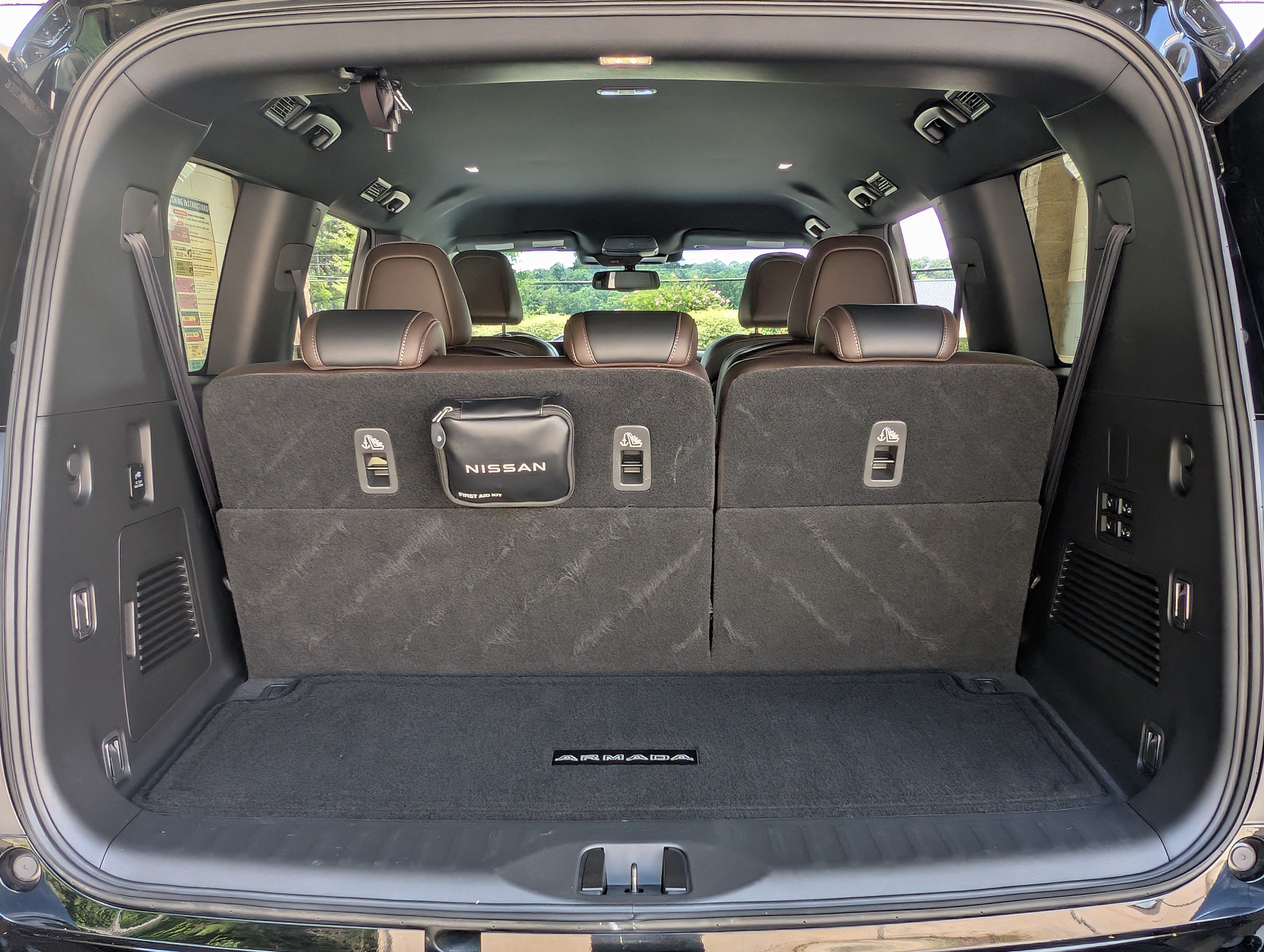Used 2025 Nissan Armada SL w/ Captain's Chari Seat Package AWD/4WD image 19