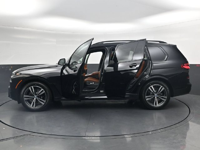 New 2027 BMW X7 xDrive40i w/ M Sport Package AWD/4WD image 40