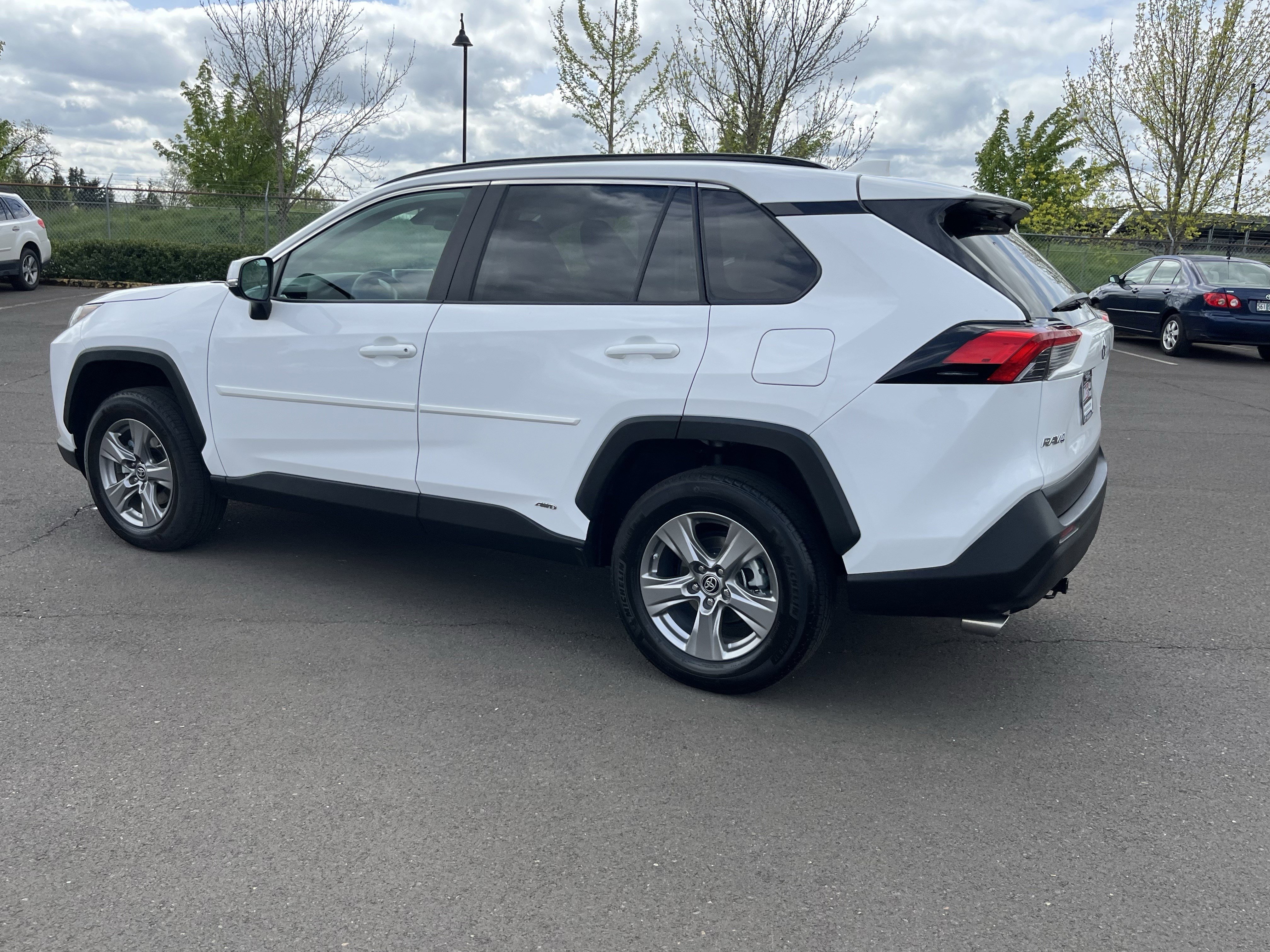 Used 2024 Toyota RAV4 LE AWD/4WD image 6