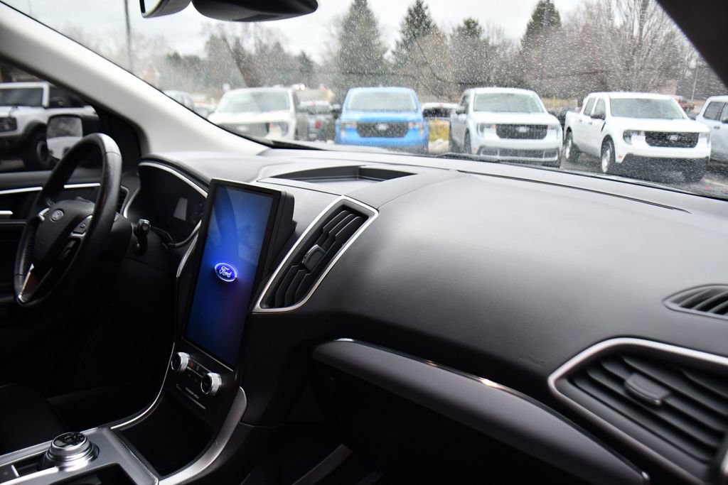 Used 2021 Ford Edge SEL w/ Convenience Package image 15