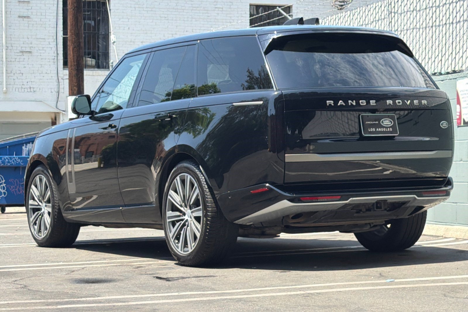 Used 2023 Land Rover Range Rover SE AWD/4WD image 3