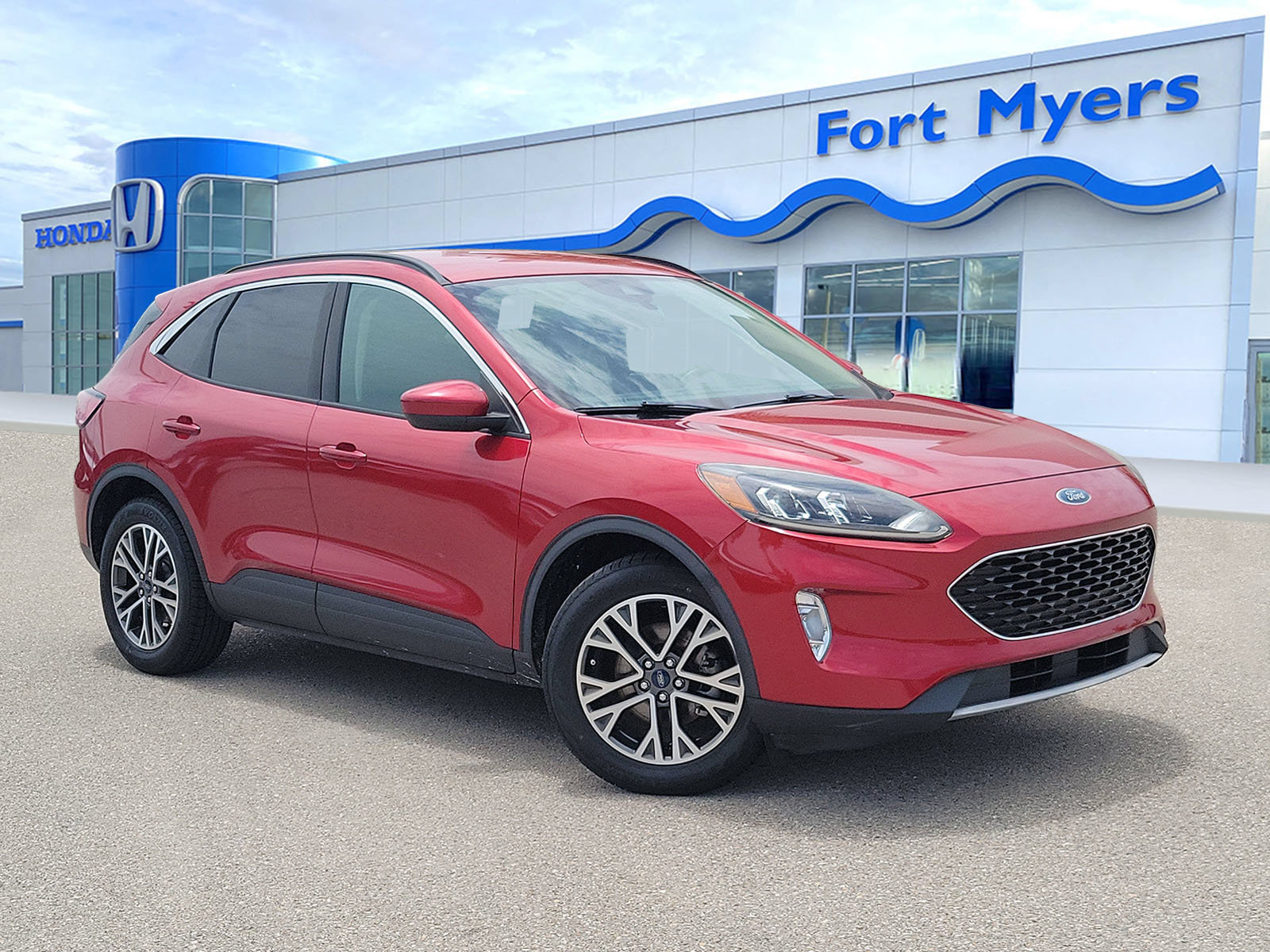 Used 2020 Ford Escape SEL FWD image 1