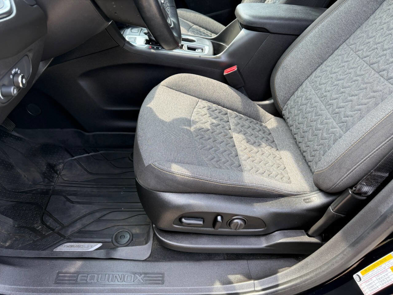 Used 2023 Chevrolet Equinox LT image 21