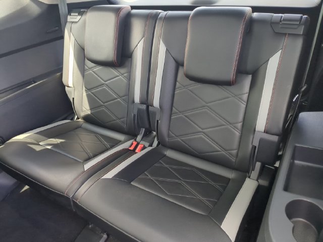 Used 2024 Volkswagen Atlas Peak Edition SEL AWD/4WD image 22