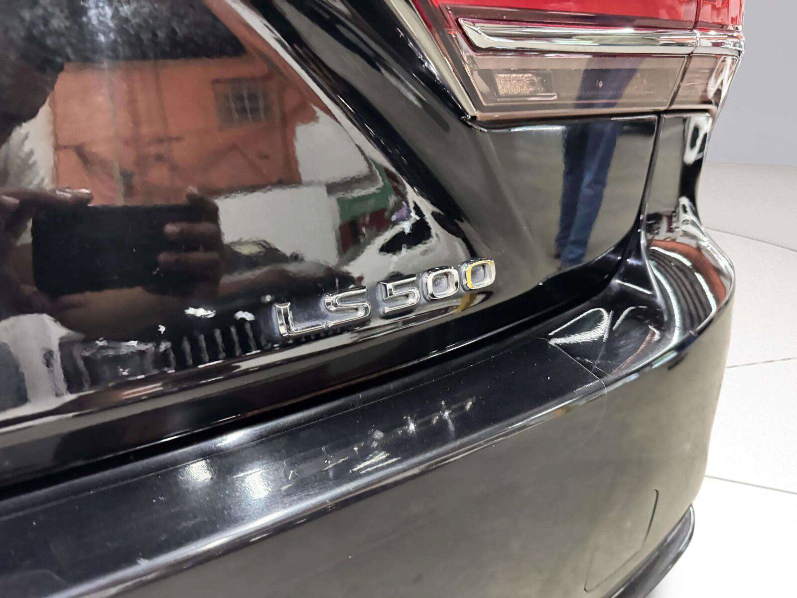 Used 2018 Lexus LS 500 F Sport w/ Accessory Package (Z2) RWD image 20