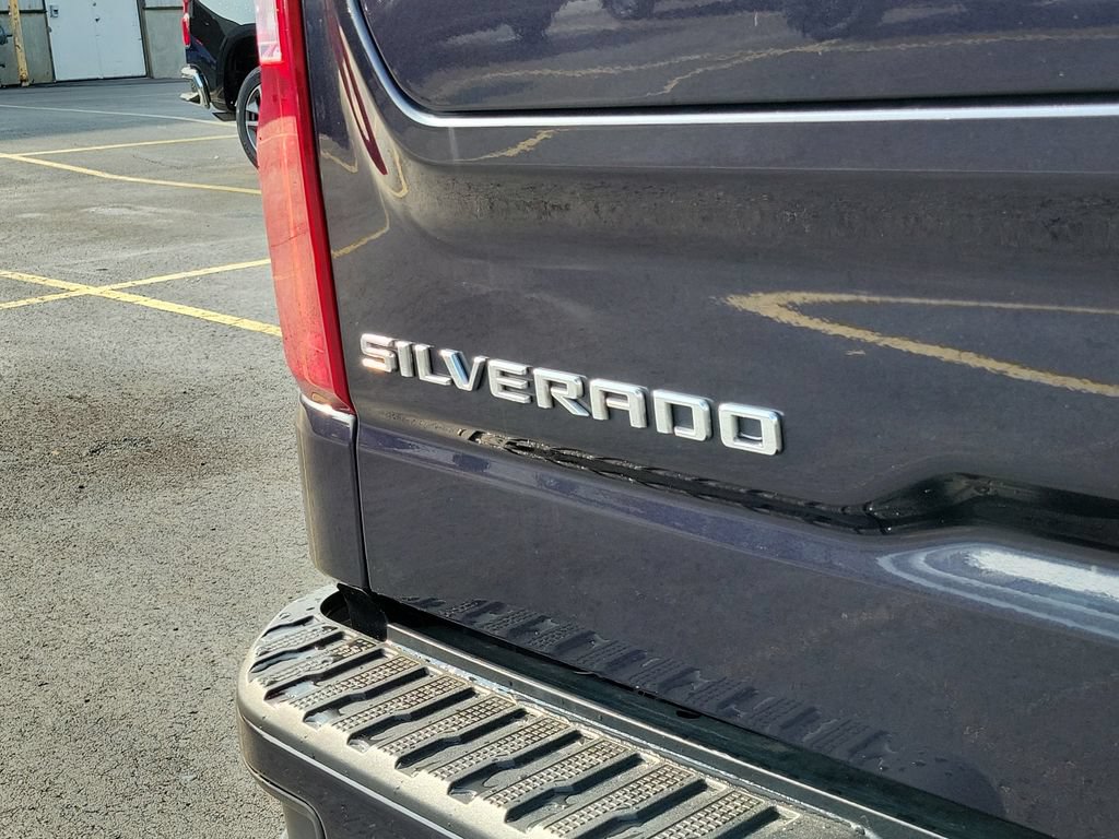 Used 2022 Chevrolet Silverado 1500 High Country w/ High Country Premium Package AWD/4WD image 9