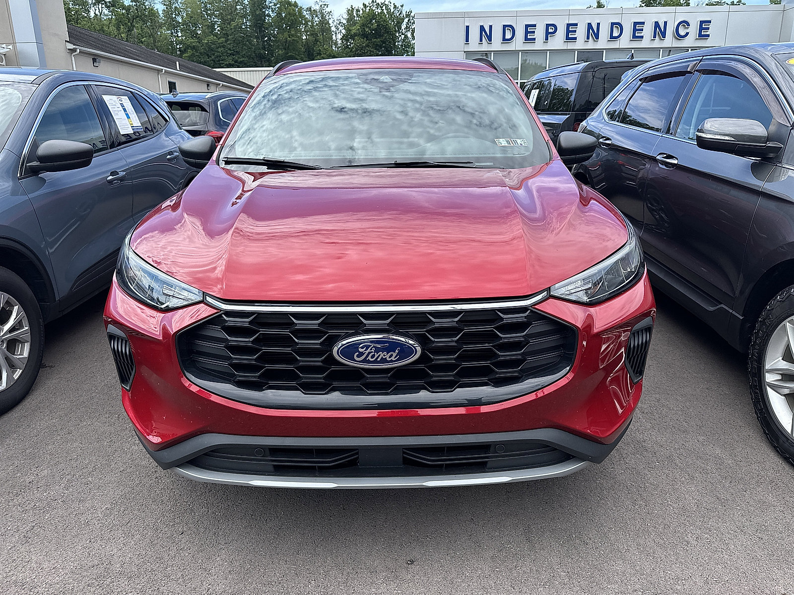 Used 2025 Ford Escape ST-Line w/ Tech Pack #1 AWD/4WD image 6
