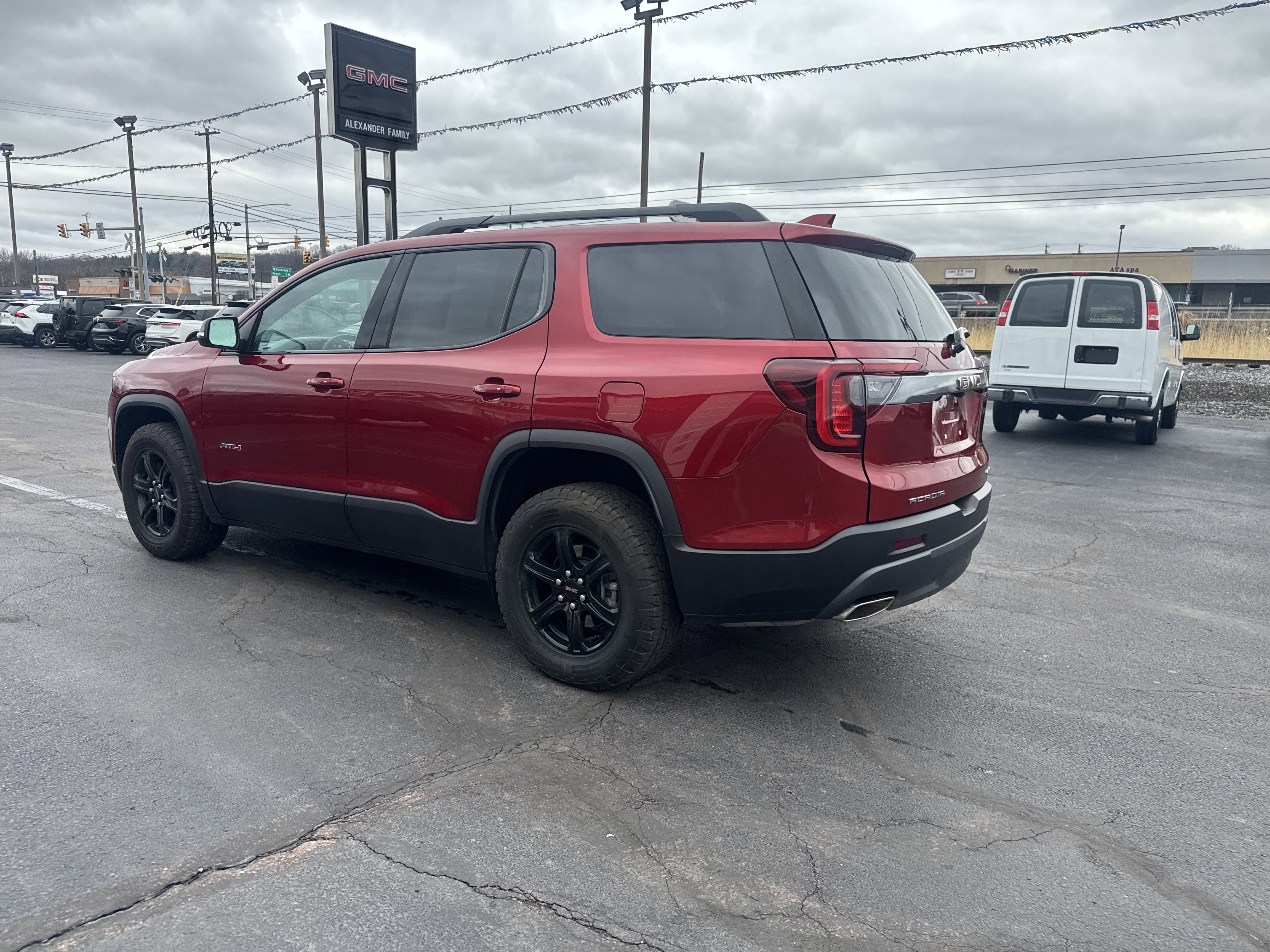 Used 2023 GMC Acadia AT4 w/ Preferred Package image 6