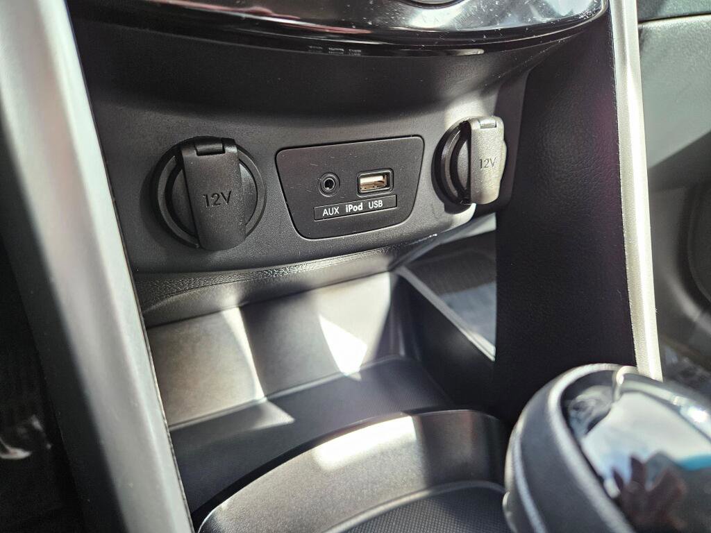 Used 2017 Hyundai Elantra GT image 22