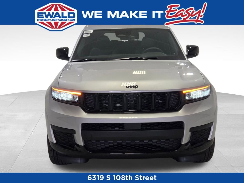 New 2025 Jeep Grand Cherokee L Altitude image 15