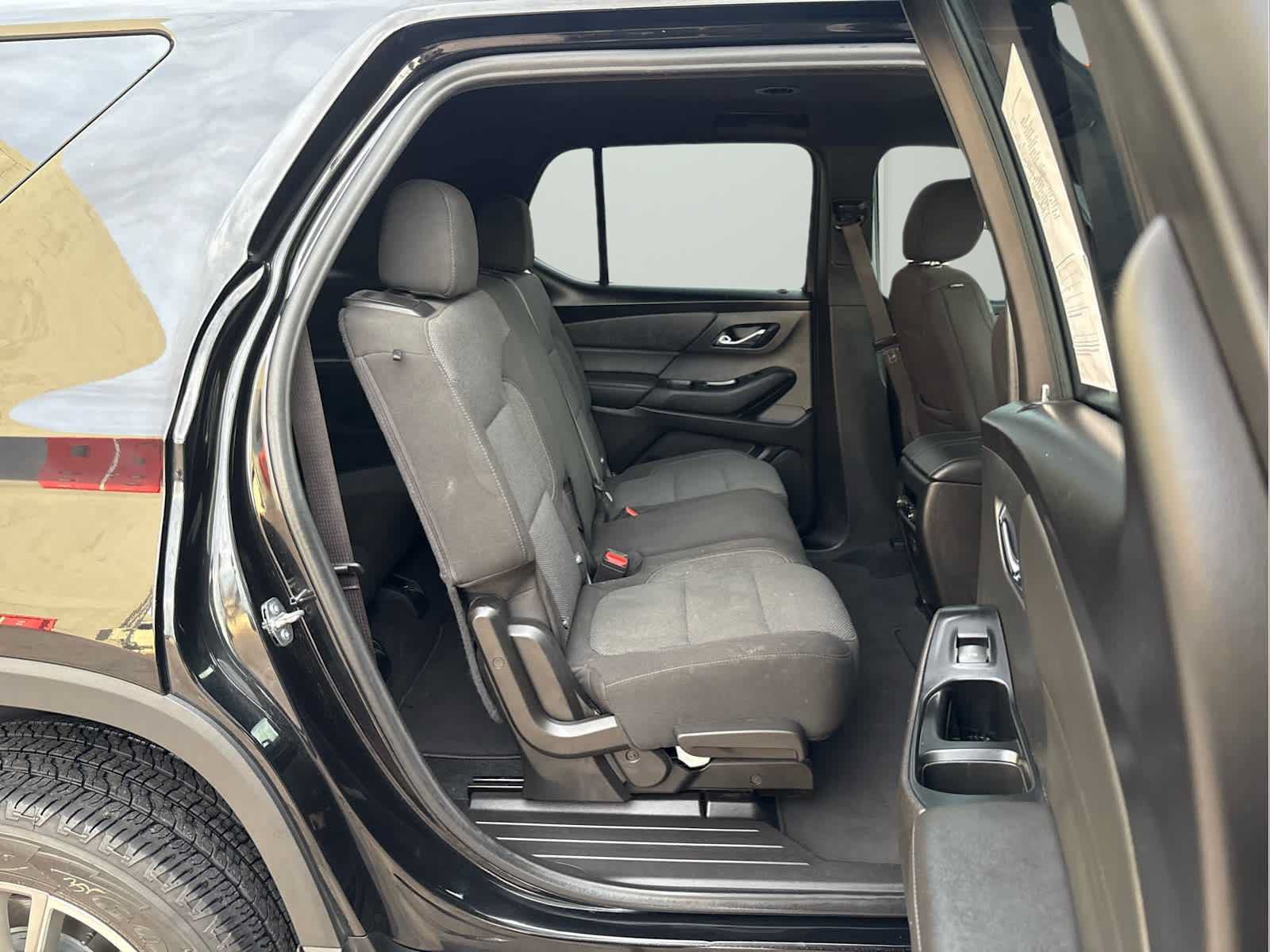 Used 2023 Chevrolet Traverse LT FWD image 15
