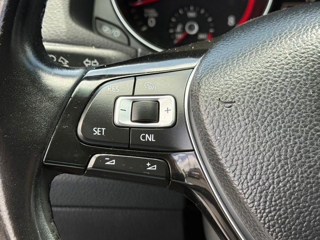 Used 2017 Volkswagen Passat 1.8T SE FWD image 18