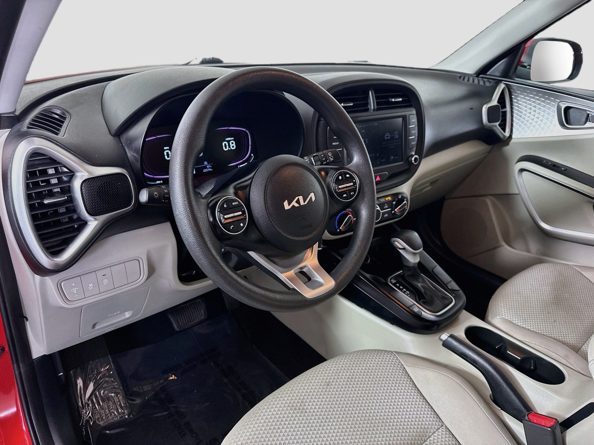 Used 2023 Kia Soul LX w/ LX Technology Package FWD image 22