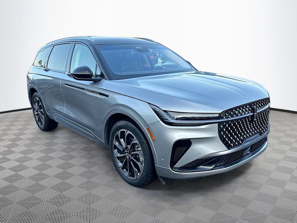 Used 2024 Lincoln Nautilus Reserve image 4