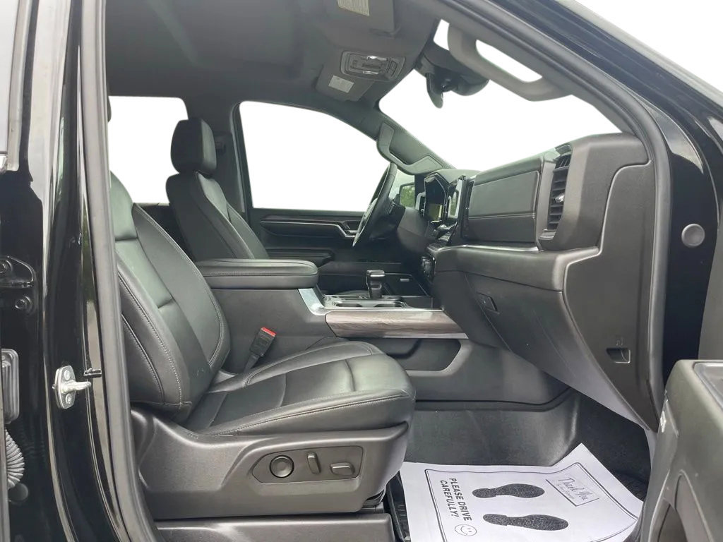 Used 2024 Chevrolet Silverado 1500 LTZ AWD/4WD image 20