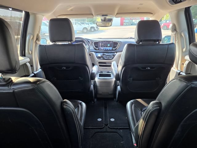 Used 2023 Chrysler Pacifica Touring-L FWD image 35