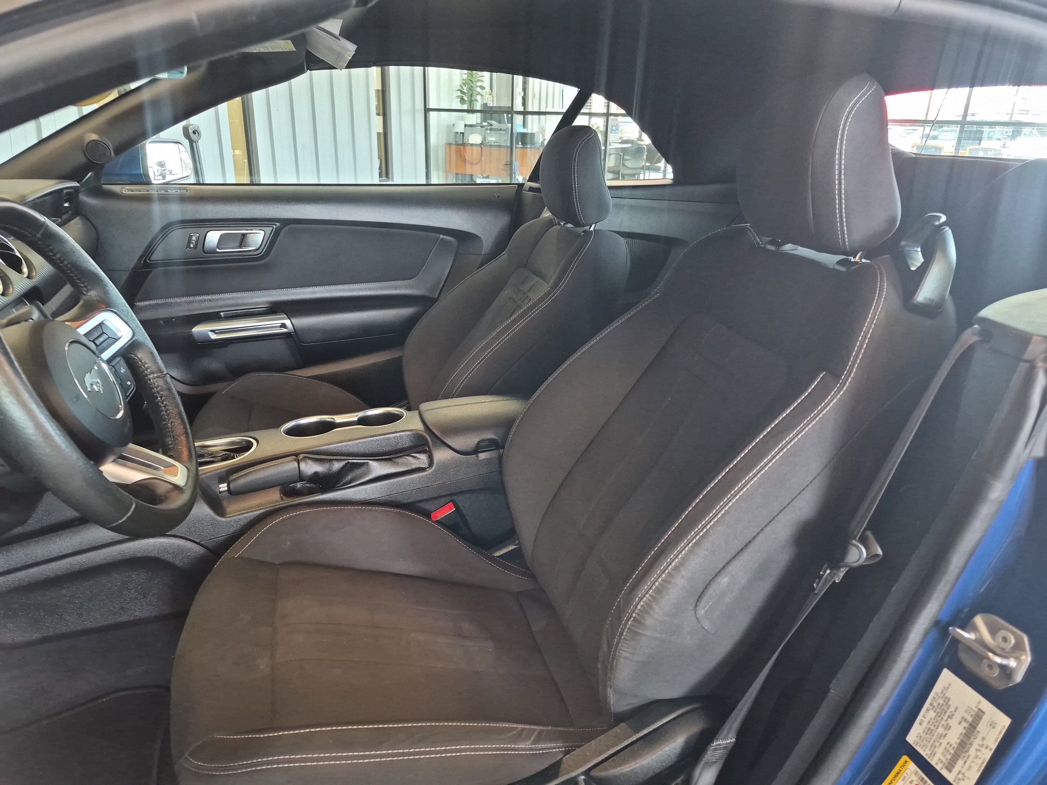 Used 2022 Ford Mustang EcoBoost image 11