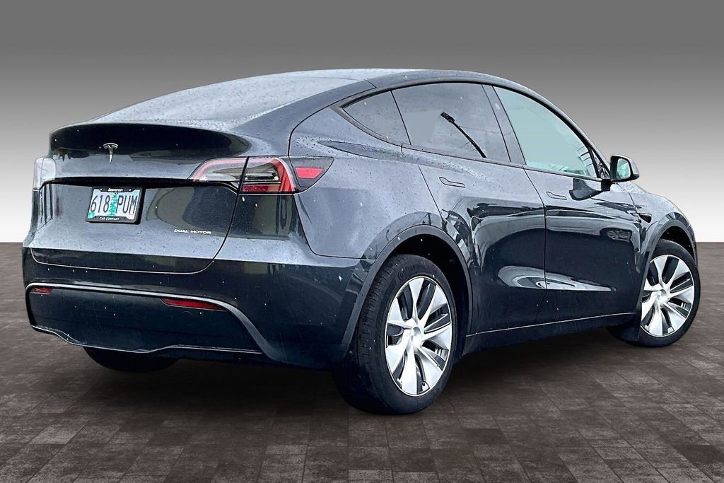 Used 2024 Tesla Model Y Long Range AWD/4WD image 13