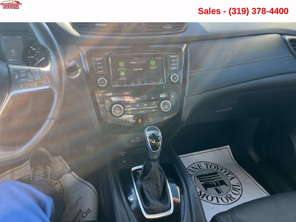 Used 2018 Nissan Rogue SL w/ Premium Package AWD/4WD image 12