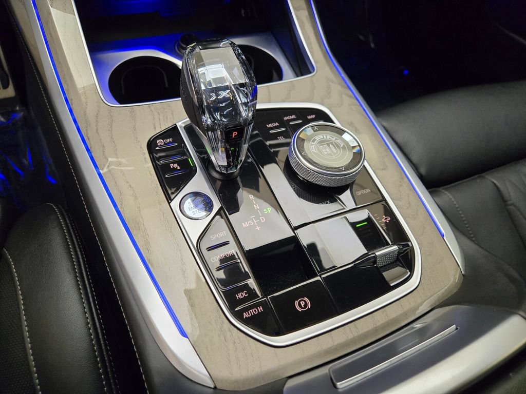 Used 2024 BMW ALPINA XB7 AWD/4WD image 43