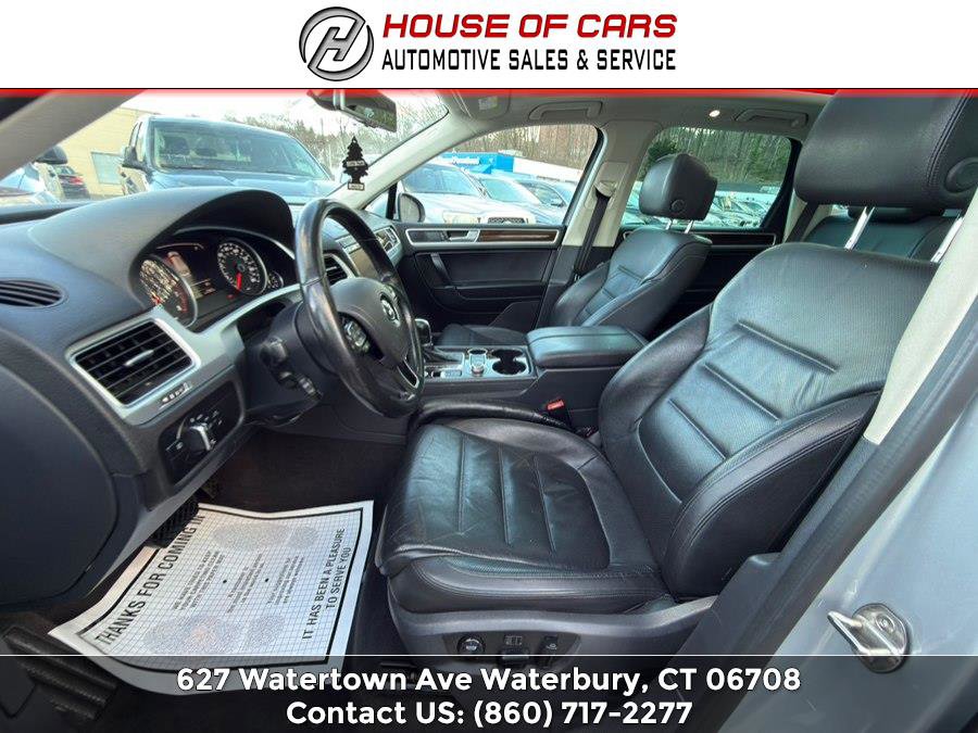 Used 2016 Volkswagen Touareg Sport AWD/4WD image 19