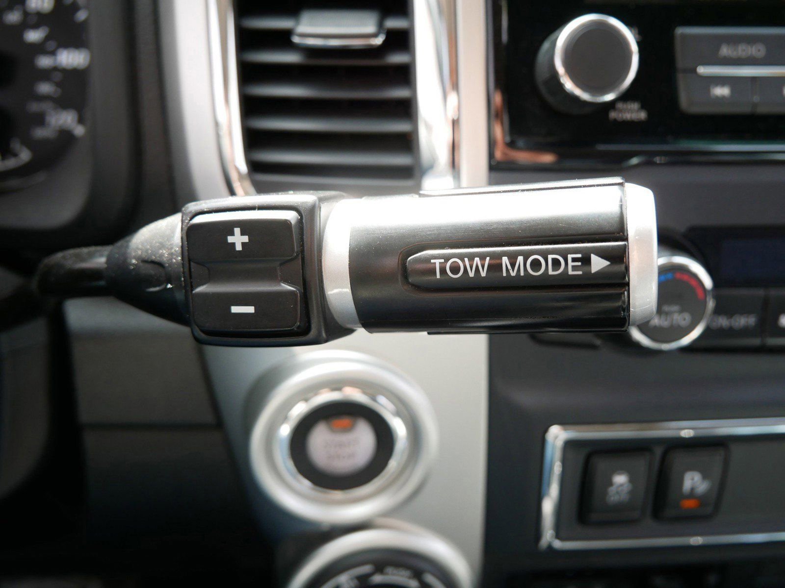 Certified 2021 Nissan Titan SV w/ SV Convenience Package image 31