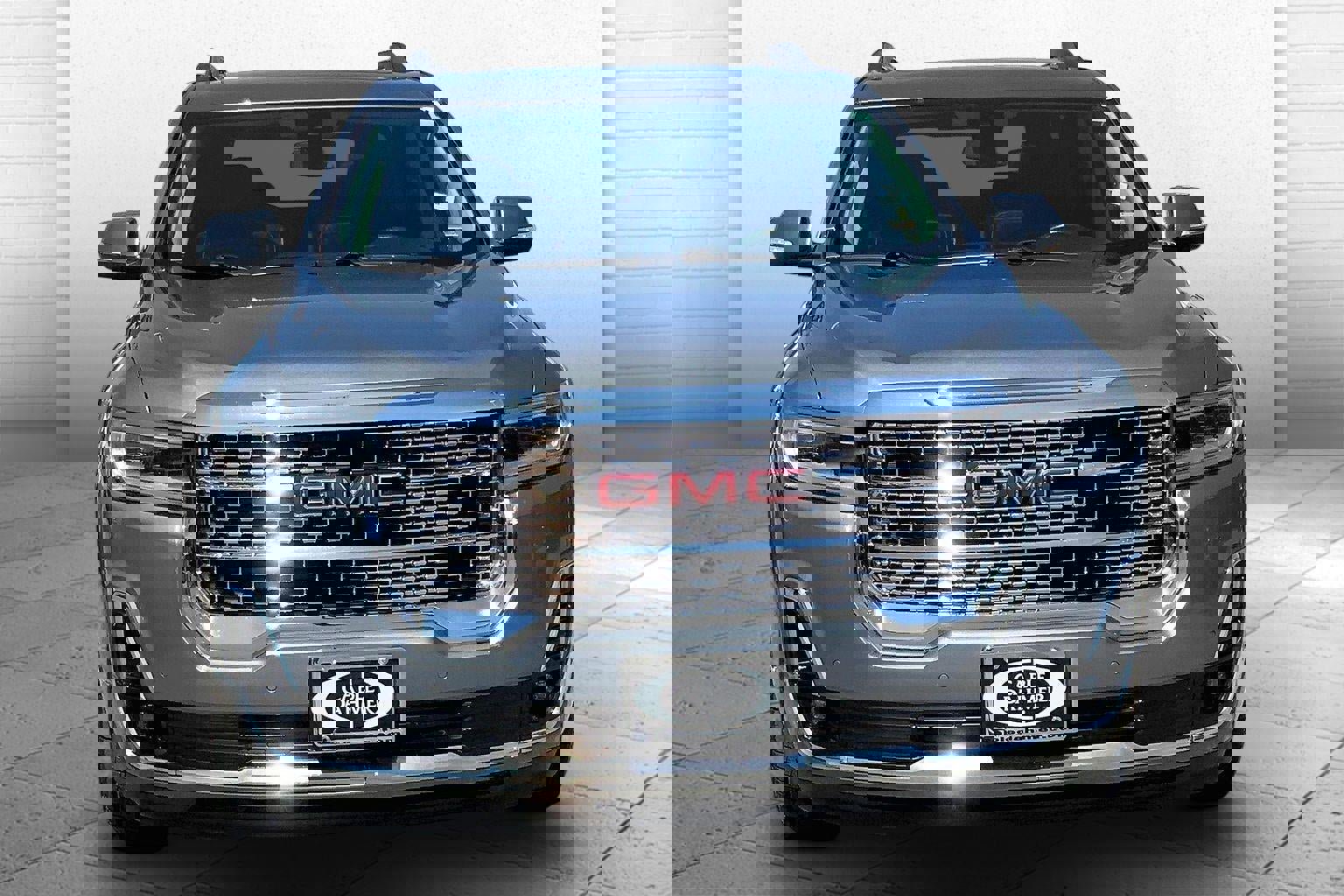 Used 2020 GMC Acadia Denali image 2